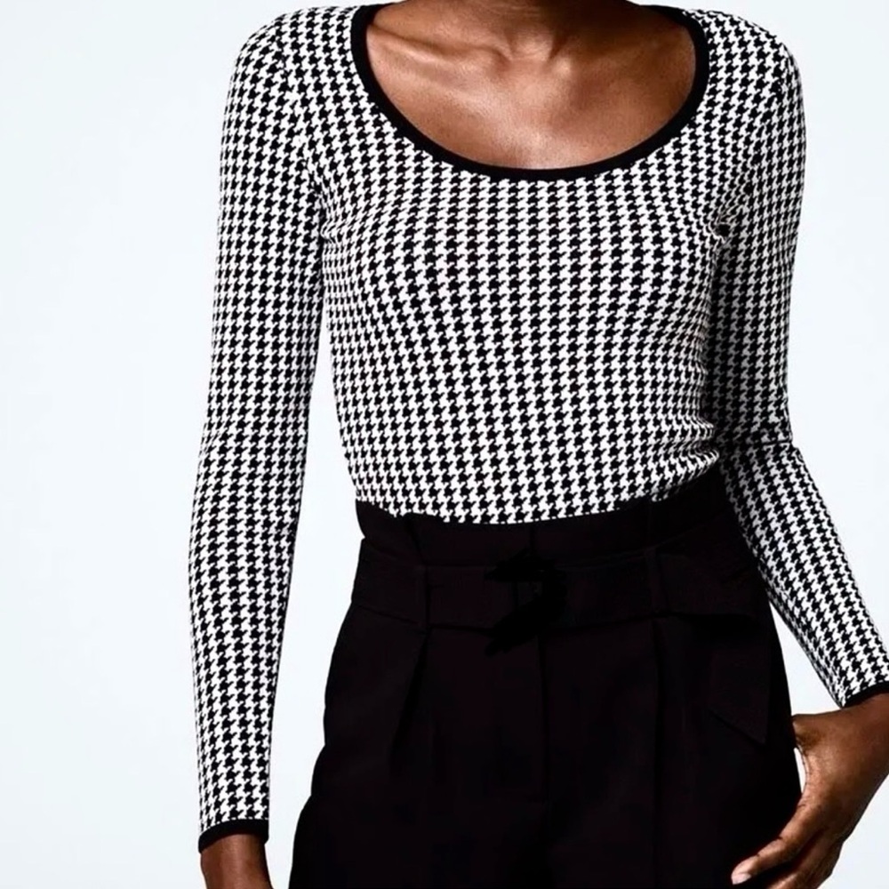 White House Black Market Scoop Neck Houndstooth Sweater